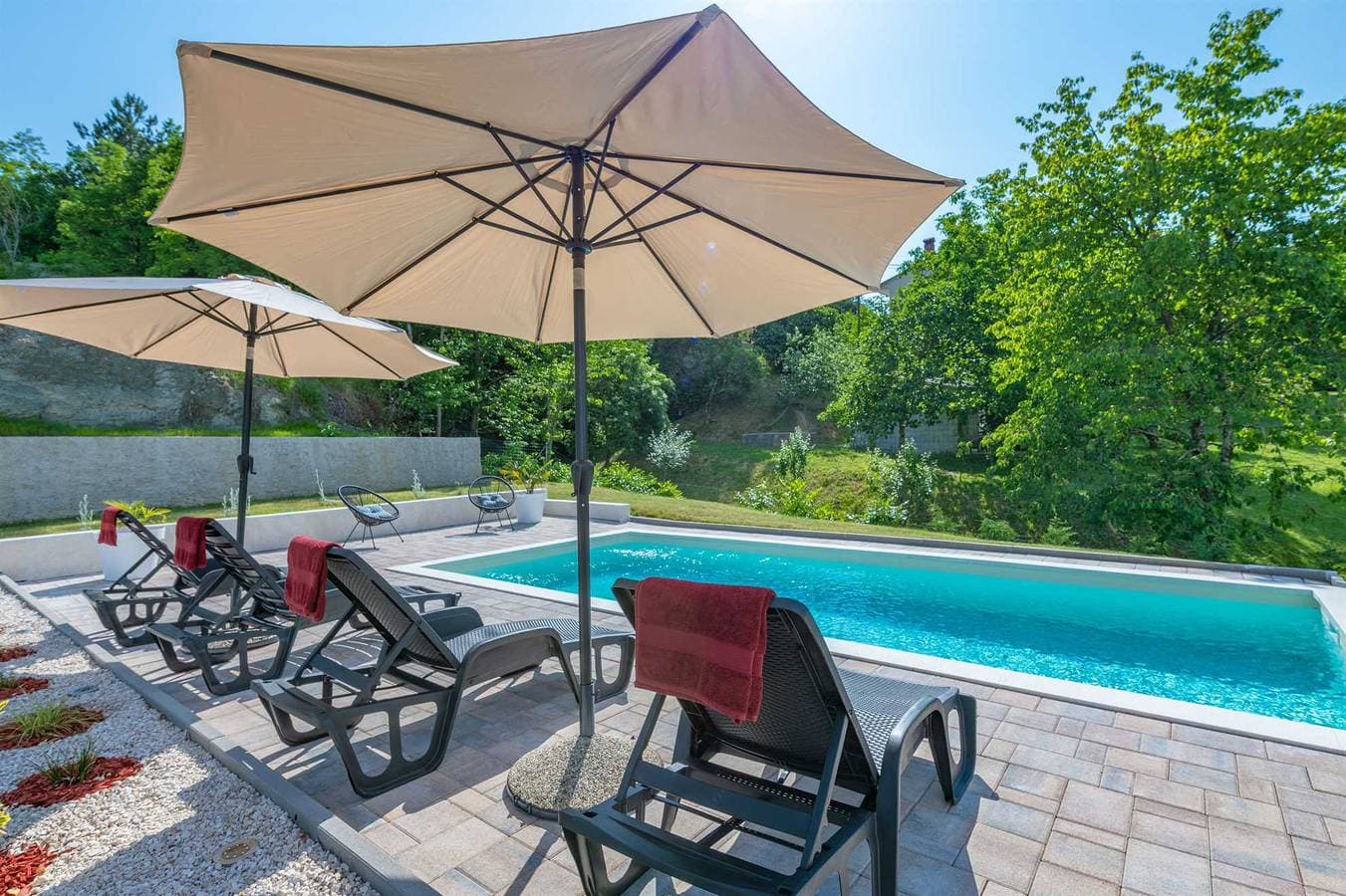 Foto 8 von 30: Familienfreundliche Villa Bonissa in einem ruhigen Dorf mit privatem Pool und großem Garten