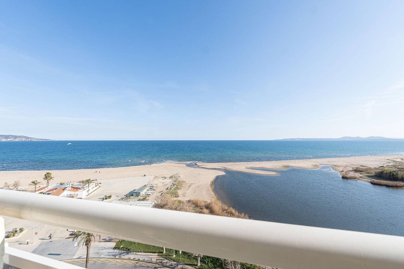 Angenehme Wohnung mit Meerblick im Sektor Delta Muga 1