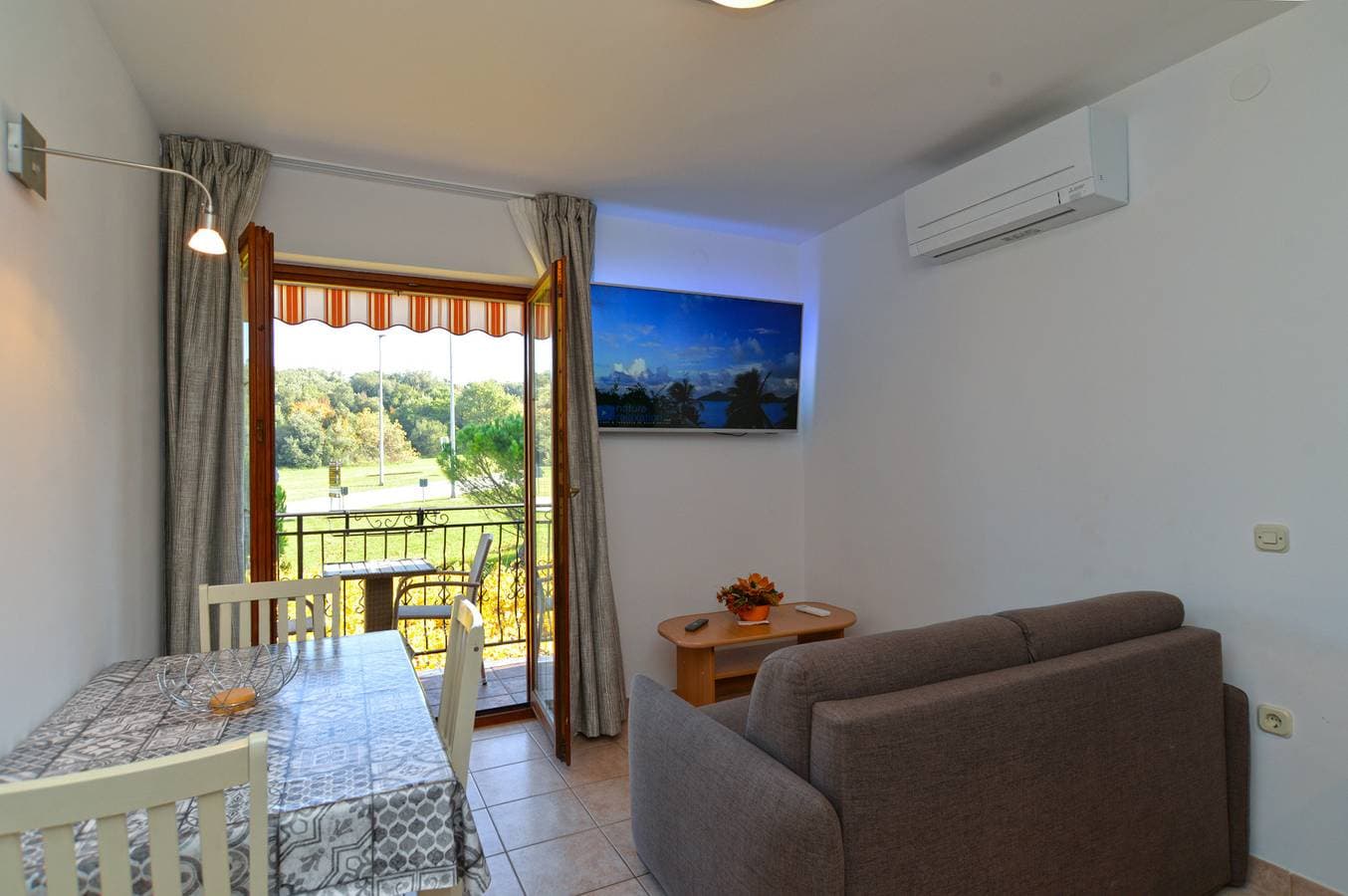 Foto 8 von 23: Ferienwohnung für 3 Personen mit Terrasse