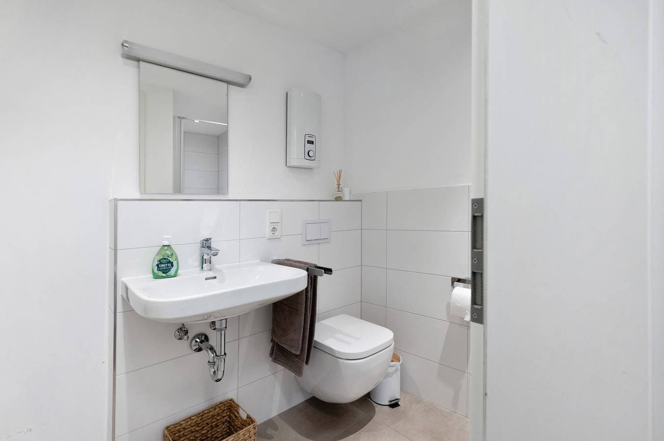 Foto 12 von 15: Ferienwohnung "Adlernest Mit Weinbergblick" mit Bergblick und WLAN