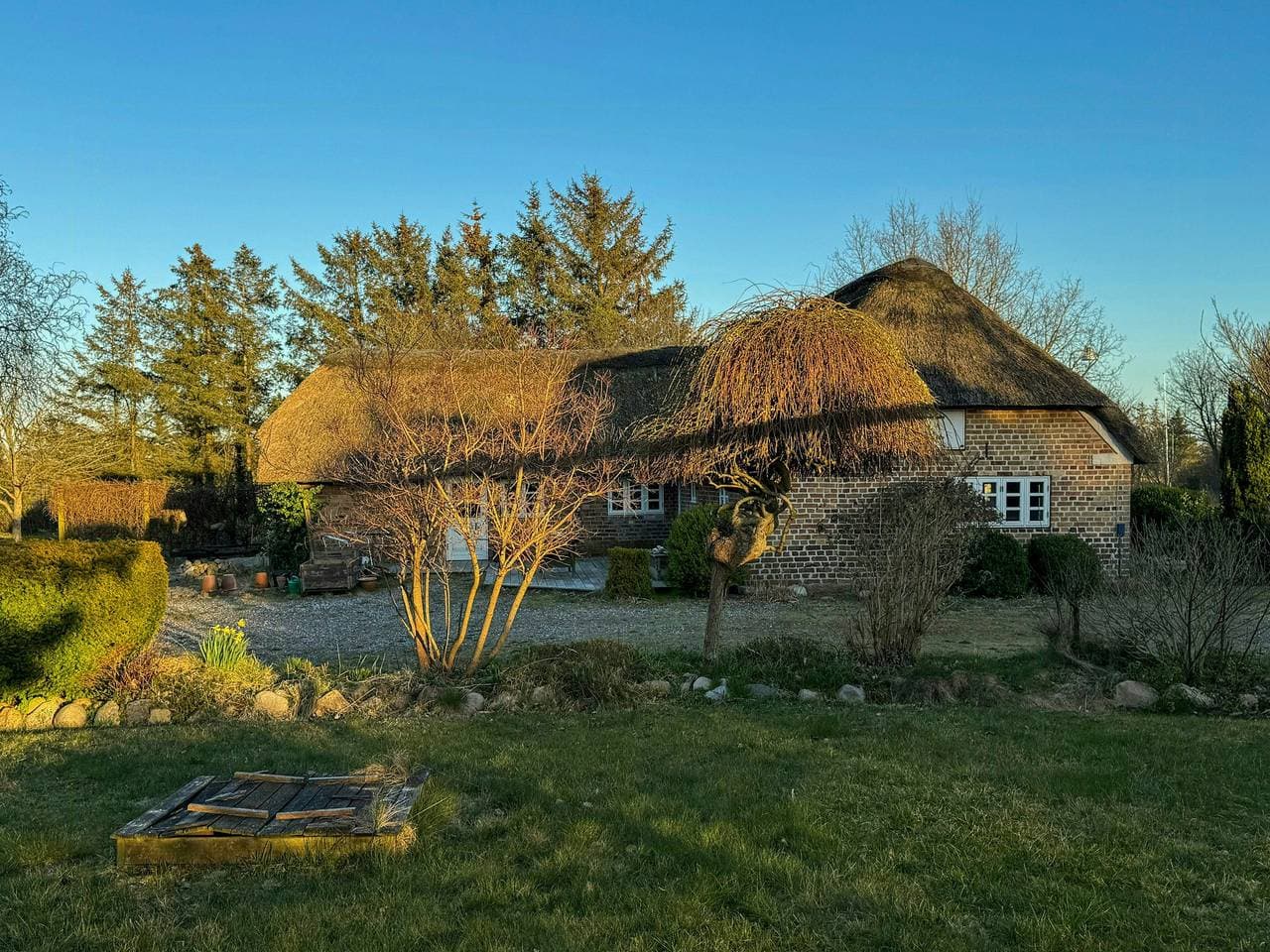 Foto 2 von 24: Historisches Reetdachhaus aus dem Jahr 1750 in Husby