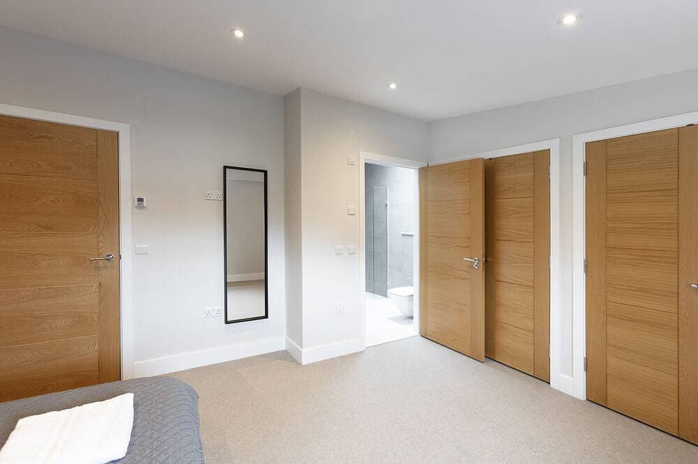 Foto 3 von 30: Immaculate Central Windsor Town House