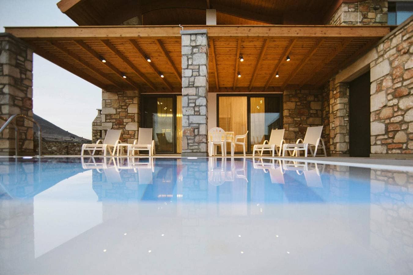 Foto 2 von 25: Doppelhaushälfte mit privatem Pool