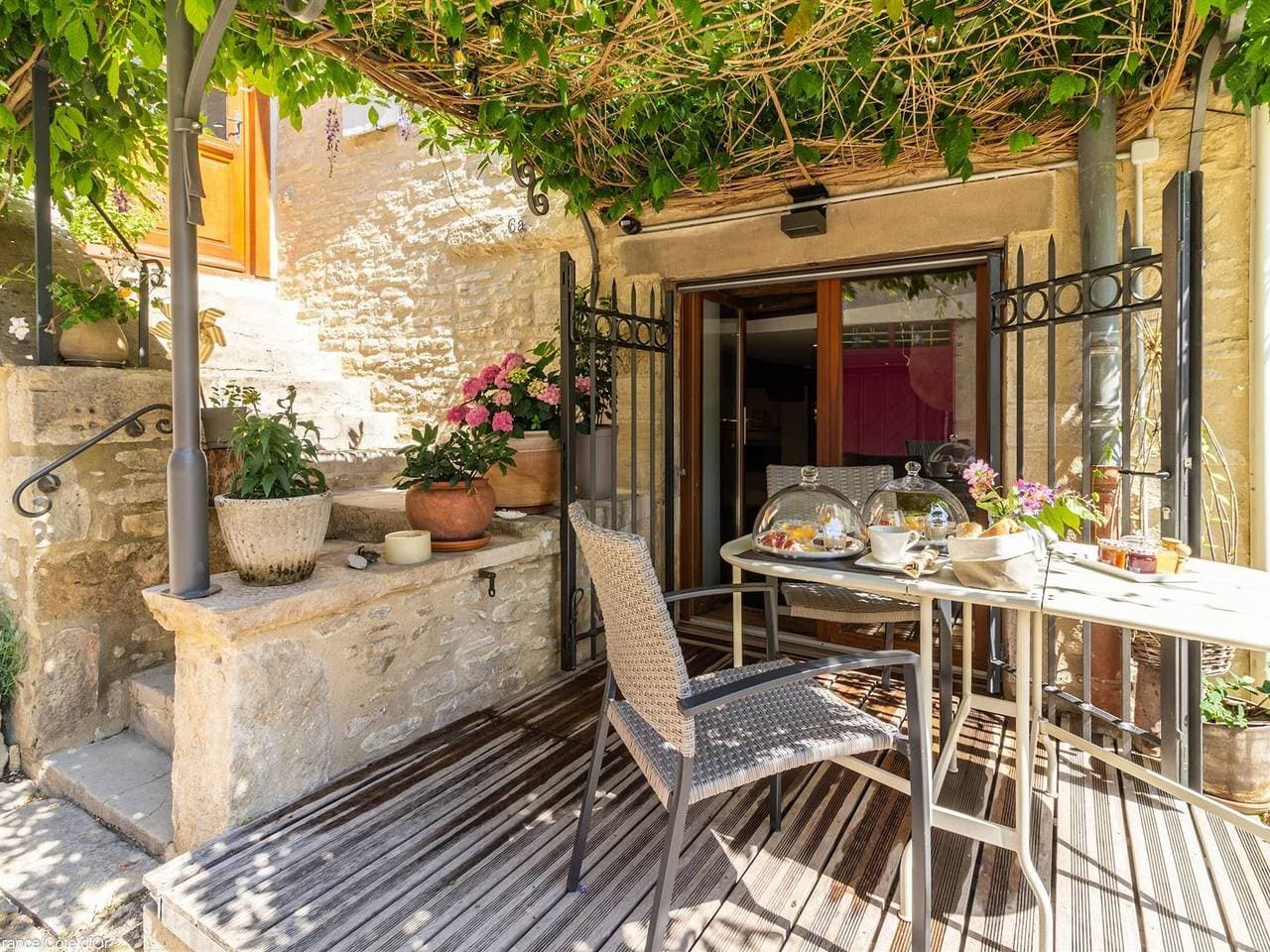 Foto 3 von 21: Charmanter Aufenthalt in Savigny les Beaune: moderner Komfort und Terrasse