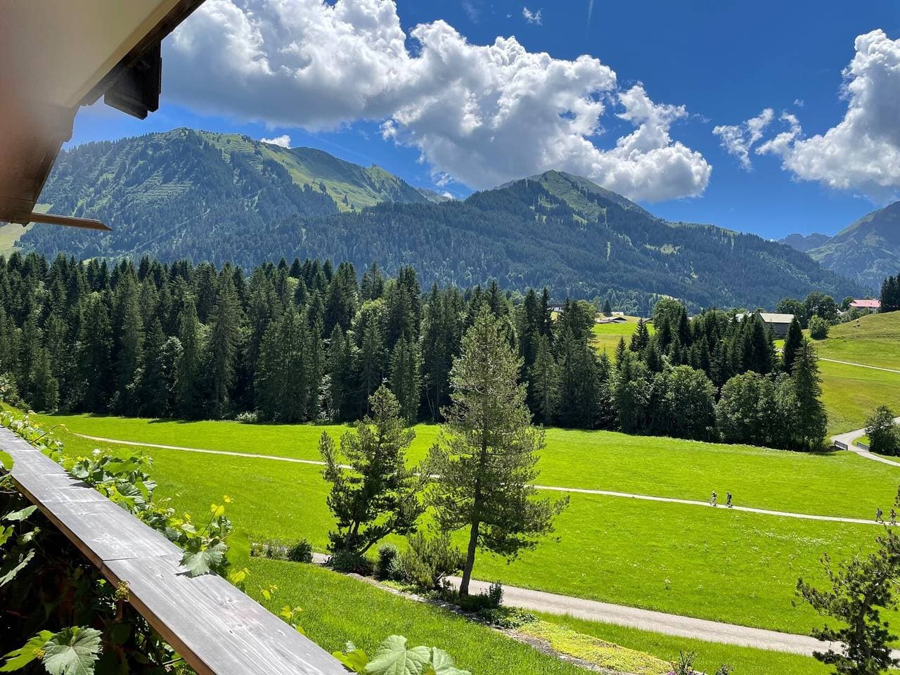 Foto 5 von 22: Ferienwohnung Fewo 2 am Auweg mit Bergblick, Gemeinschaftsgarten und WLAN