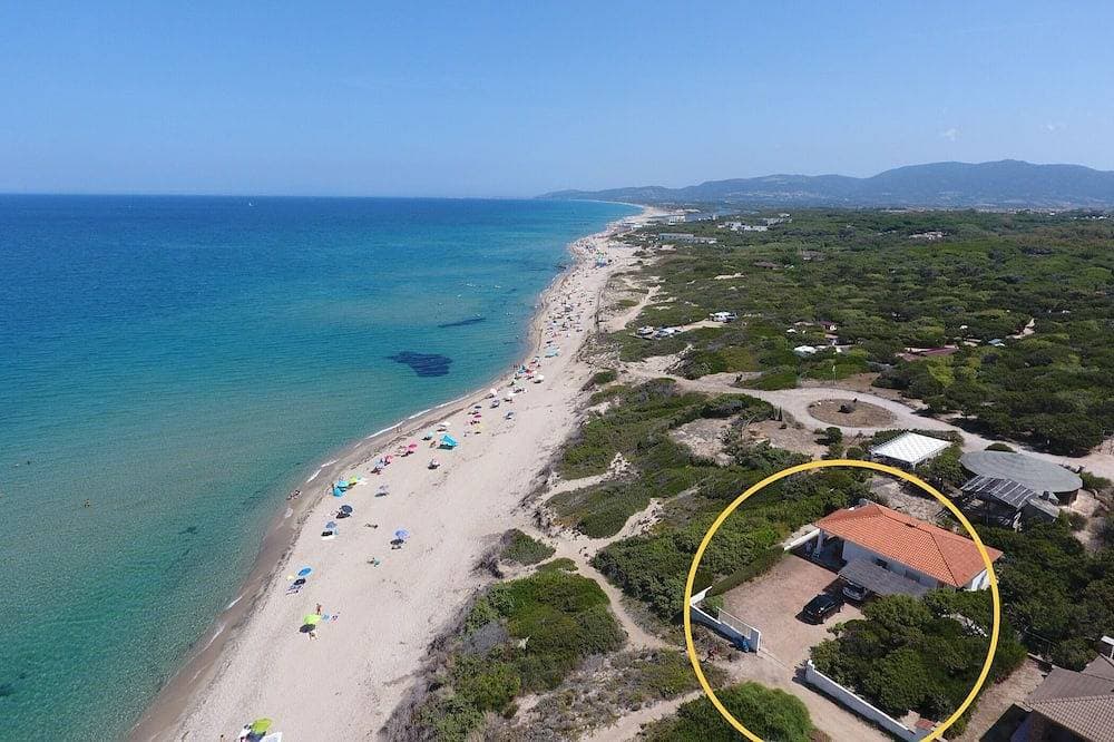 Villa on the beach - super sea view 1
