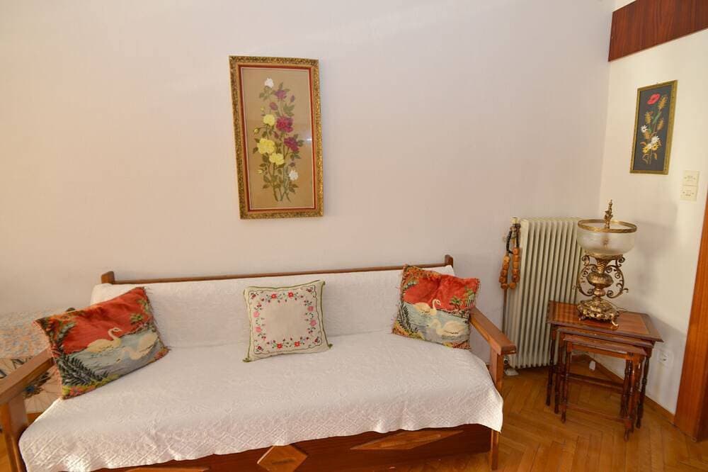 Foto 13 von 30: Mytilini central apt 5 min walk from port, shops