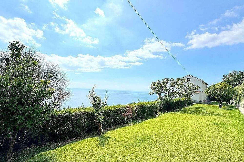 Foto 11 von 30: Villa Elidea E: A welcoming two-story cottage which faces the sun and the sea, with Free Wi-Fi.