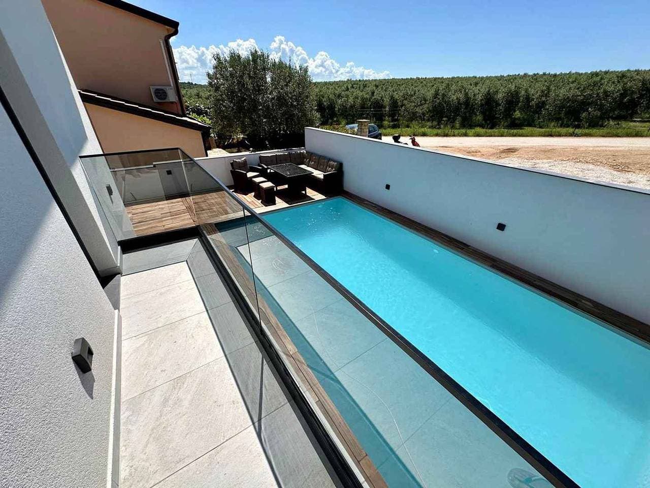Foto 3 von 40: Villa mit Klimaanlage und Pool