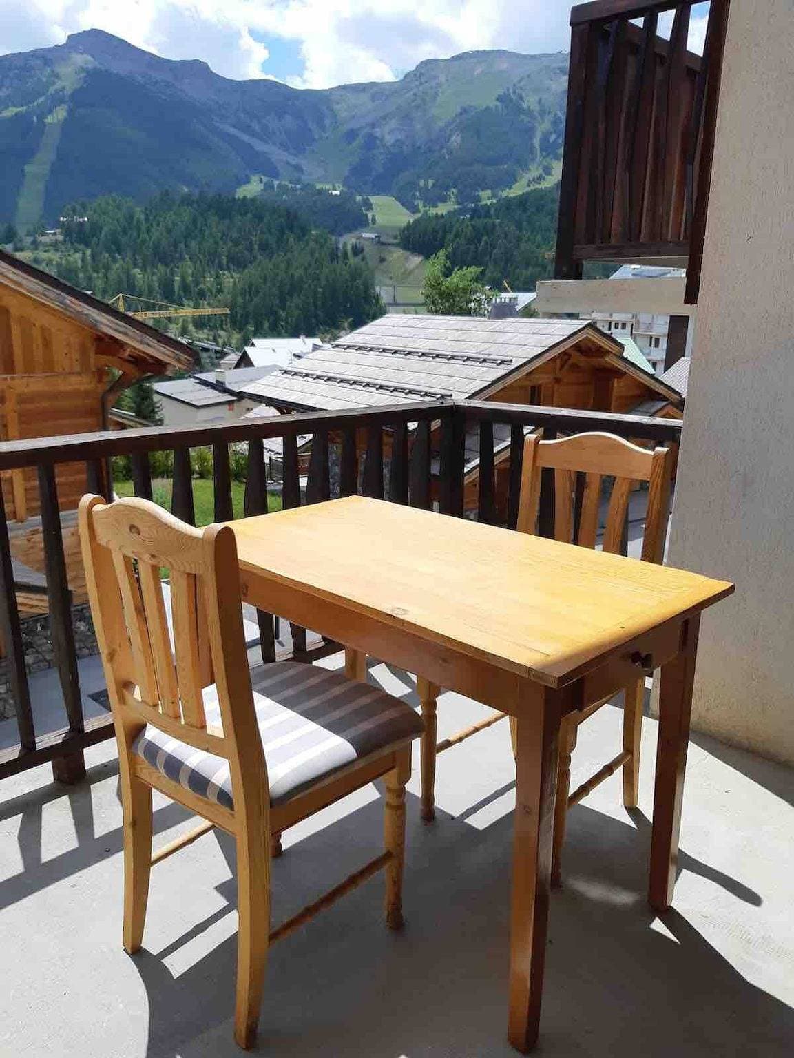 Foto 2 von 25: Ferienwohnung 'Chaleureux La Montagne' mit privatem Garten und Balkon