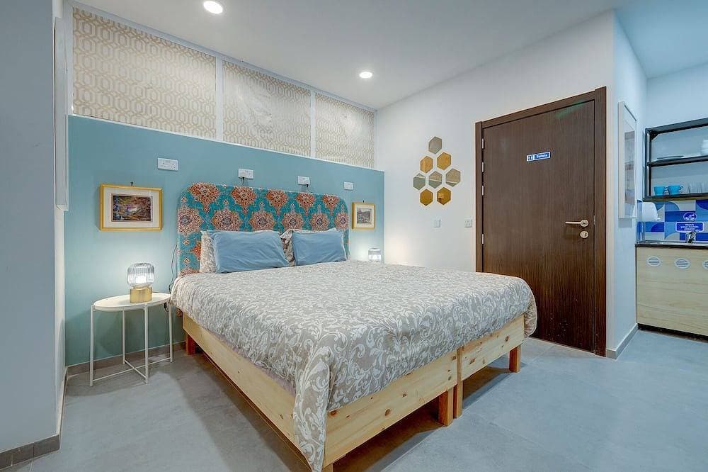 Charming Room in Sliema Creek Guesthouse (Room 0) 1