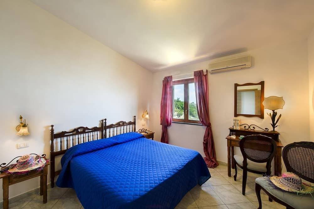 Foto 3 von 10: Herrliche Villa auf dem Terranova-Anwesen mit Blick auf den Golf von Salerno ...