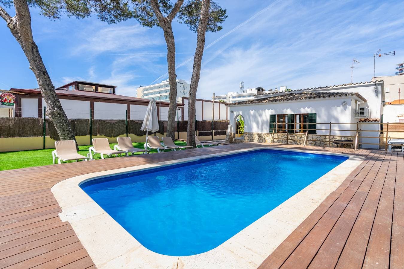 Villa Els Pins 1