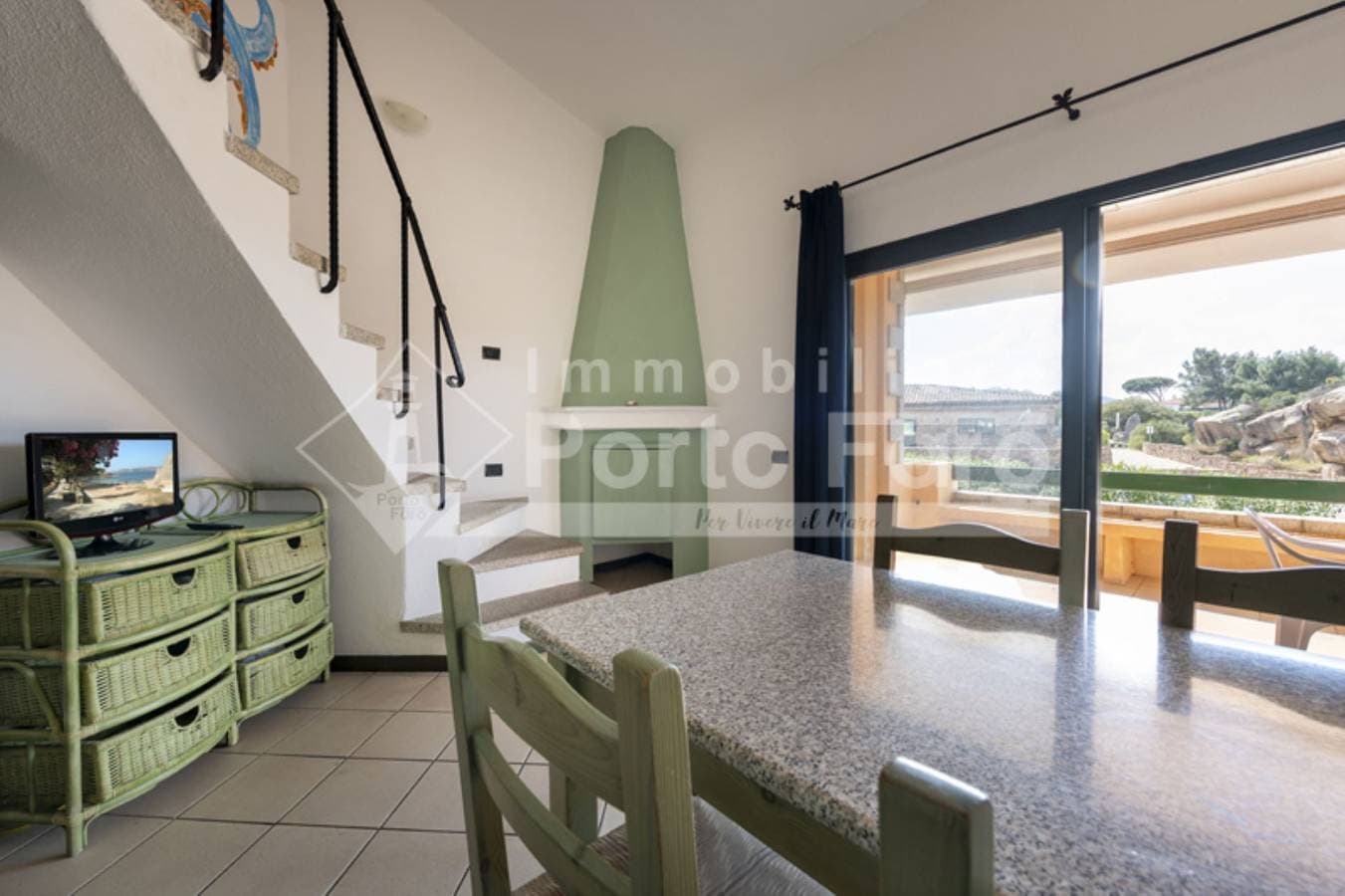 Foto 2 von 12: Ferienwohnung für 4 Personen mit Terrasse