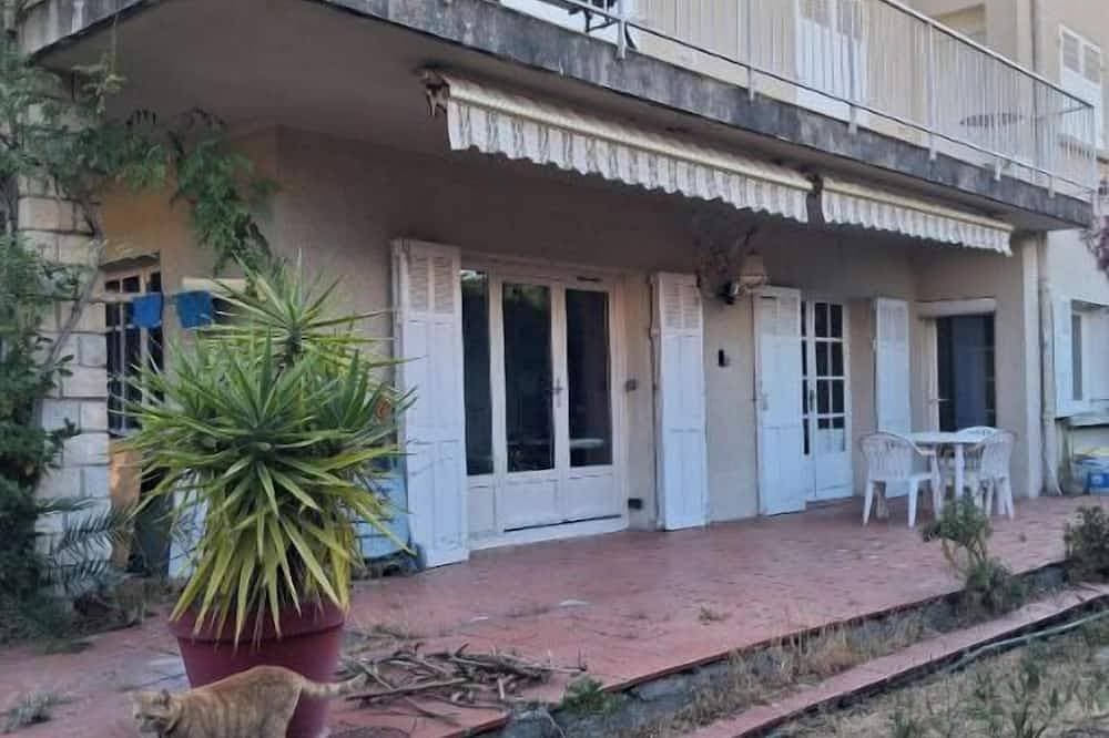 First floor villa 6km from the sea 1