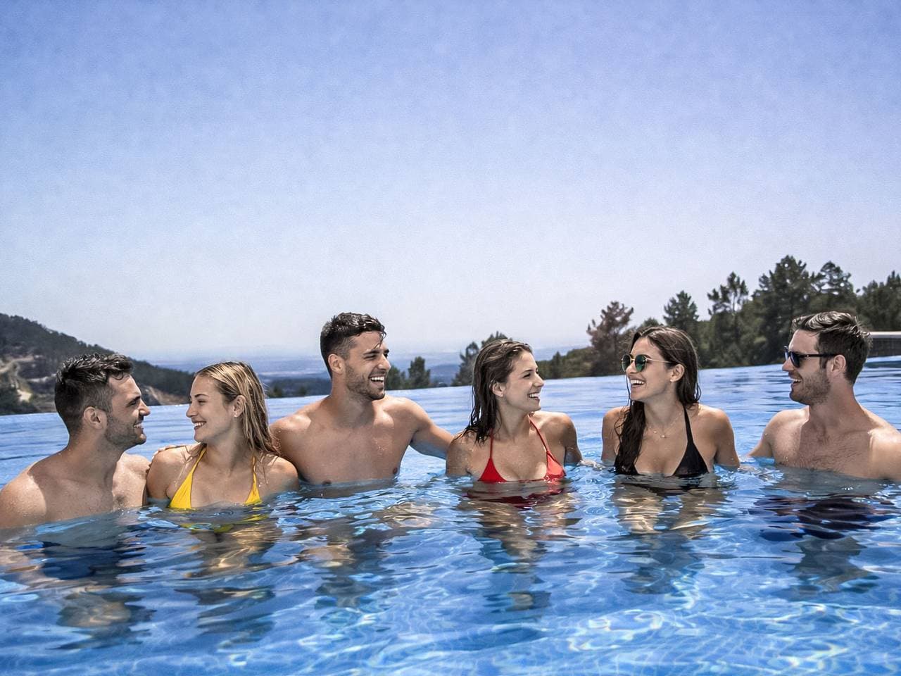 Foto 4 von 47: Luxuriöse Privatvilla mit Infinity-Pool