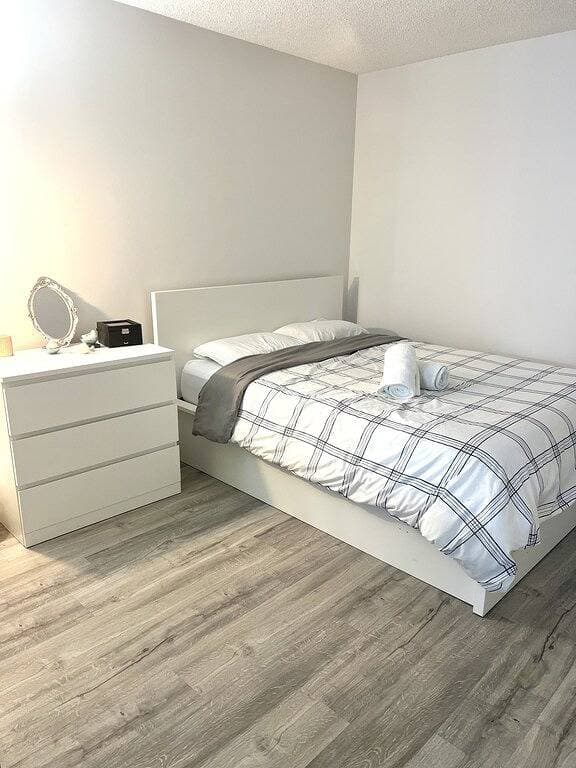 Foto 2 von 6: Master bedroom in Downtown Toronto, Cn tower, Financial District