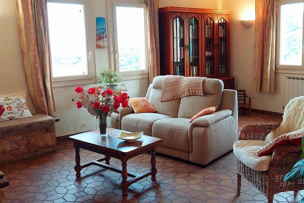 Foto 8 von 26: Schöne Villa zu vermieten in üppigem Grün