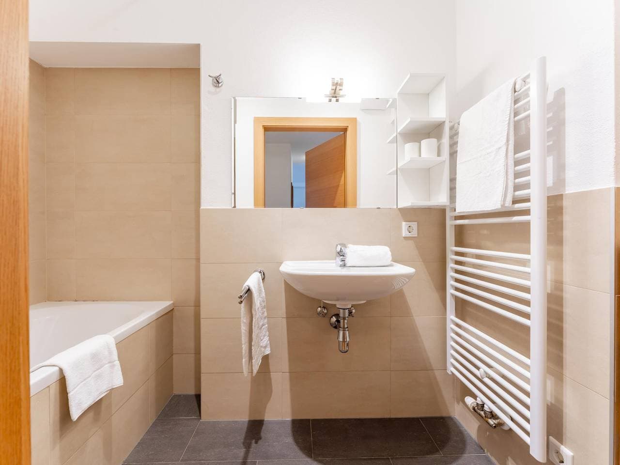 Foto 7 von 48: Schöne helle und geräumige Wohnung mit Sauna