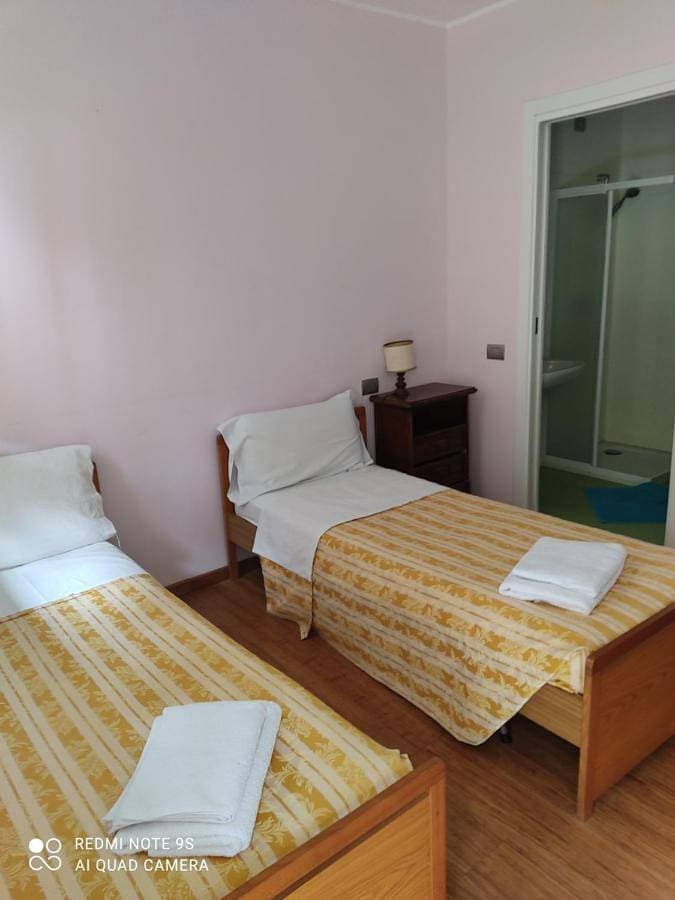 Foto 3 von 9: Budget Double or Twin Room