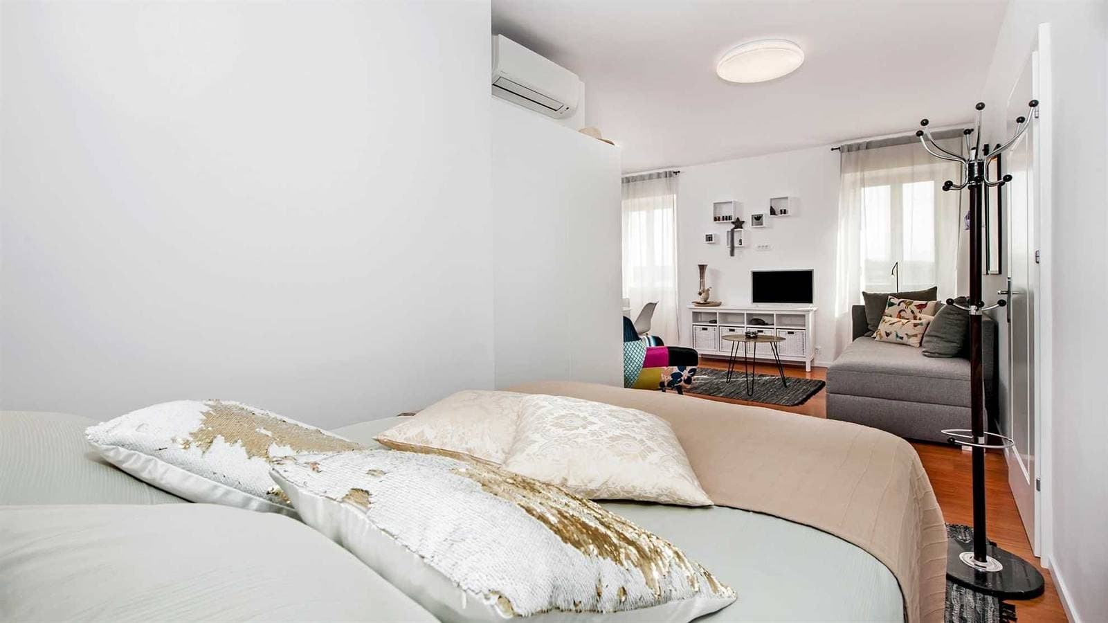 Foto 9 von 19: Studio Sonnenaufgang mit Meerblick
