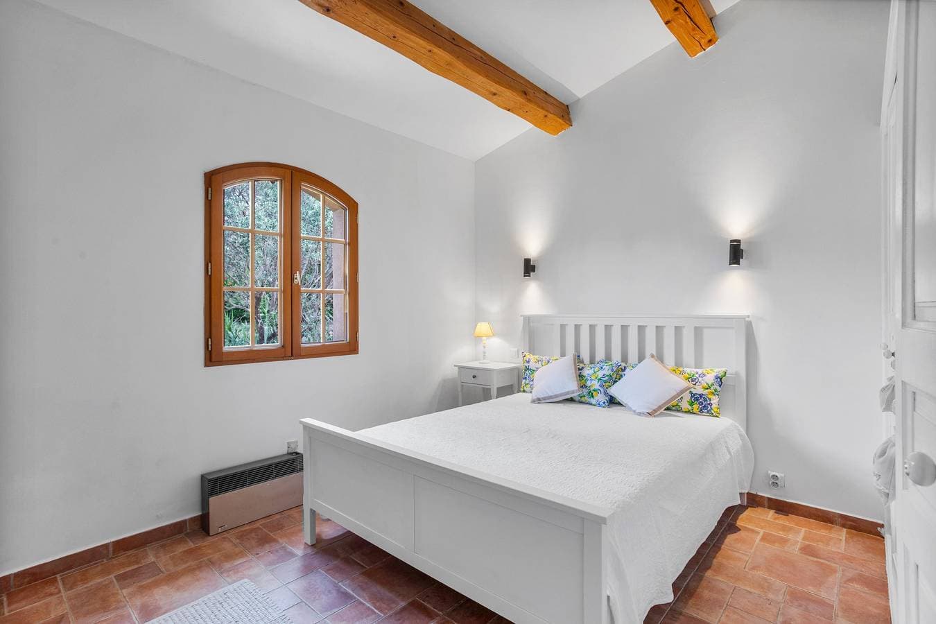 Foto 13 von 40: Ferienhaus 'Modern mit WLAN' mit Bergblick, WLAN und Klimaanlage
