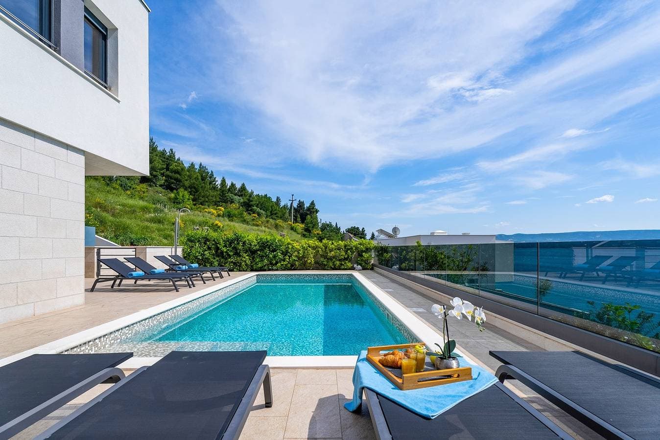 Foto 8 von 50: Neu! Luxus, direkt am Meer Villa Ivan mit beheiztem Pool nur 100 m vom Strand