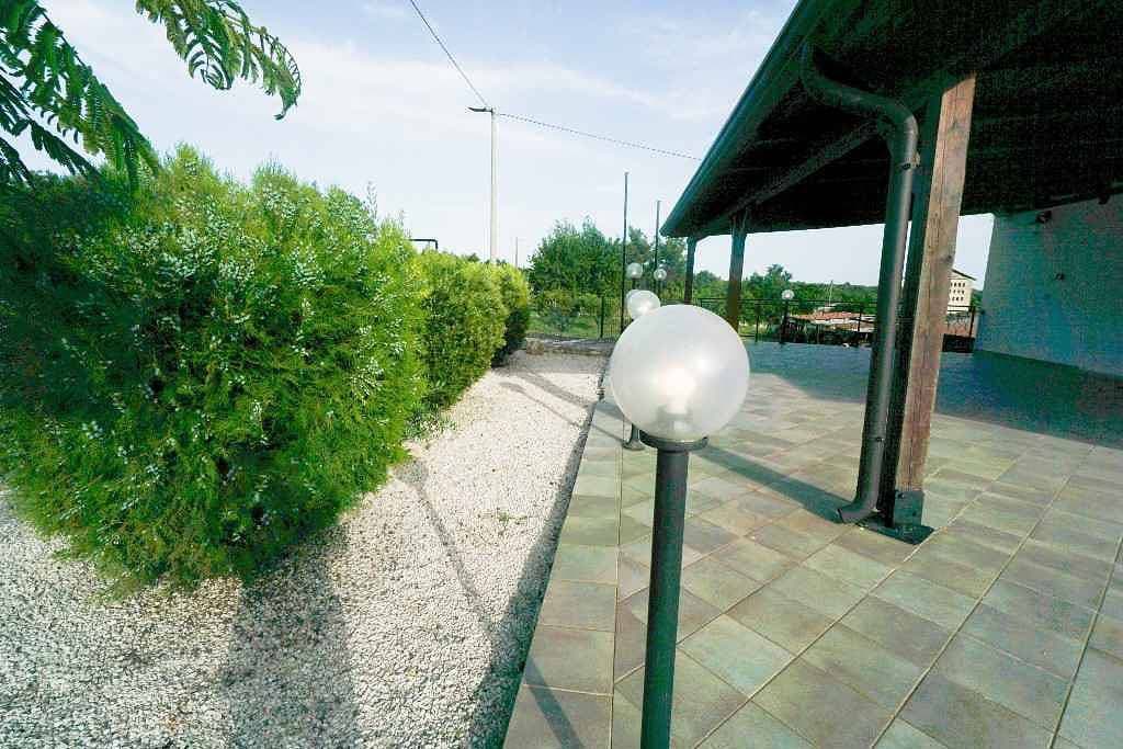 Foto 3 von 31: Ferienwohnung mit großer Terrasse
