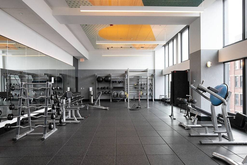 Foto 10 von 32: Hip West Loop Studio w/ Gym & Coworking, nr Uic, by Blueground