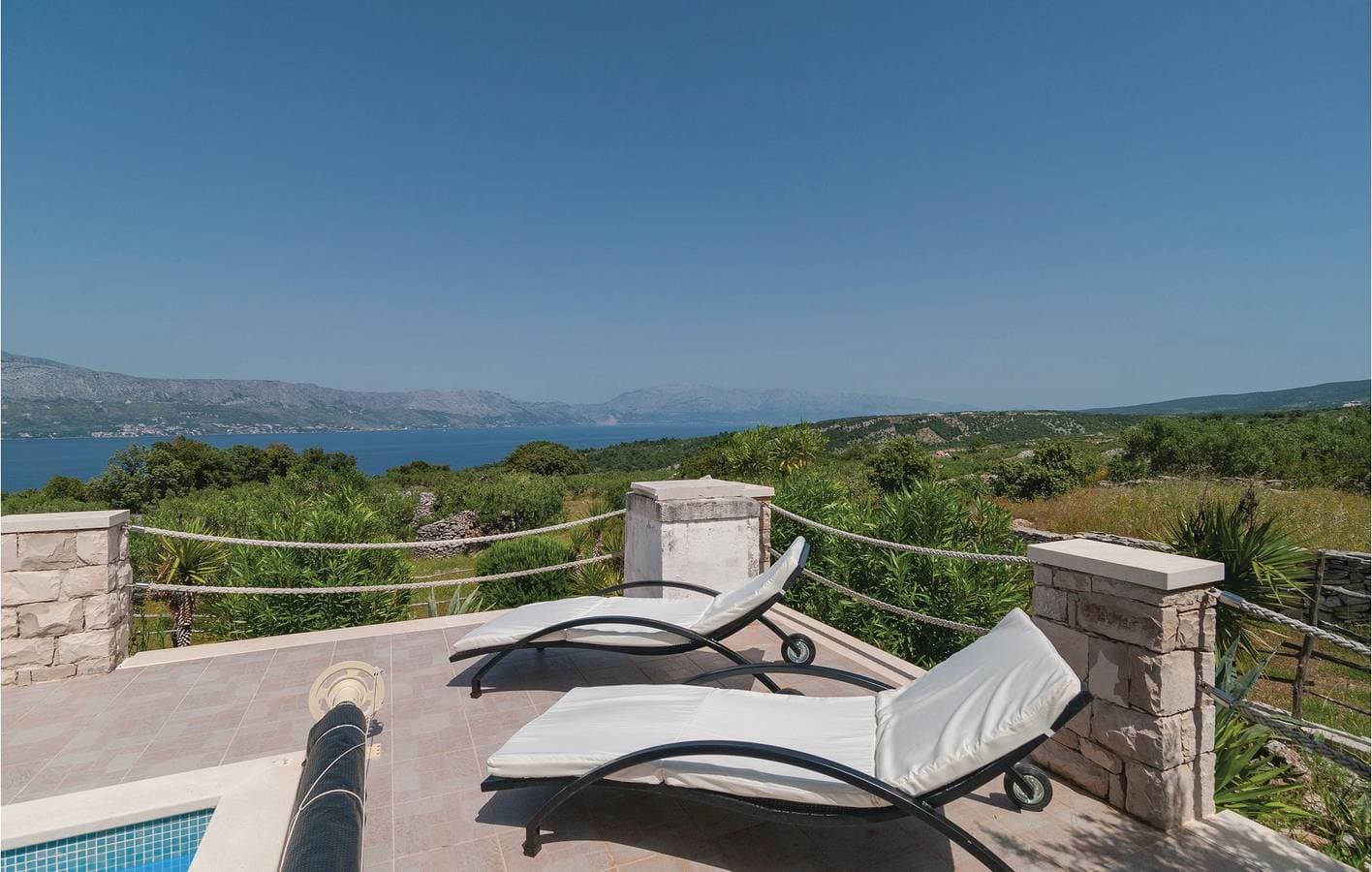 Foto 9 von 38: Gemütliche Ferienwohnung mit Pool, Terrasse und 2 km Entfernung zum Strand