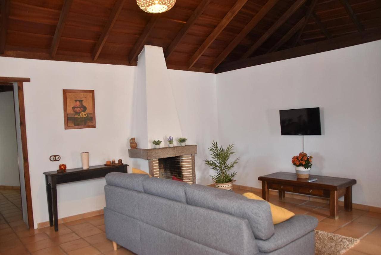 Foto 5 von 45: Two-Bedroom Apartment