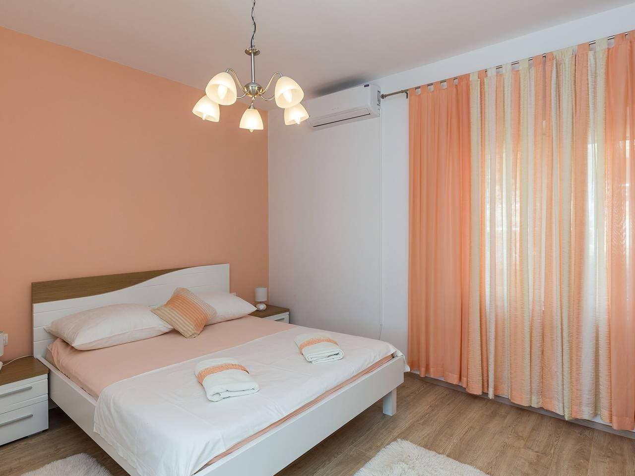 Foto 4 von 23: Apartment Ani - Two Bedroom Apartment with Terrace and Garden View