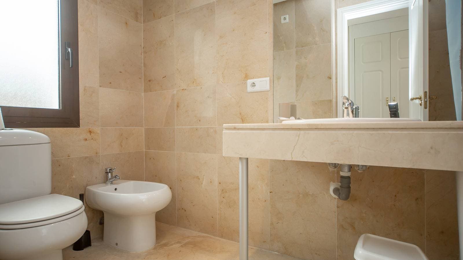 Foto 4 von 24: Marina Real 534
