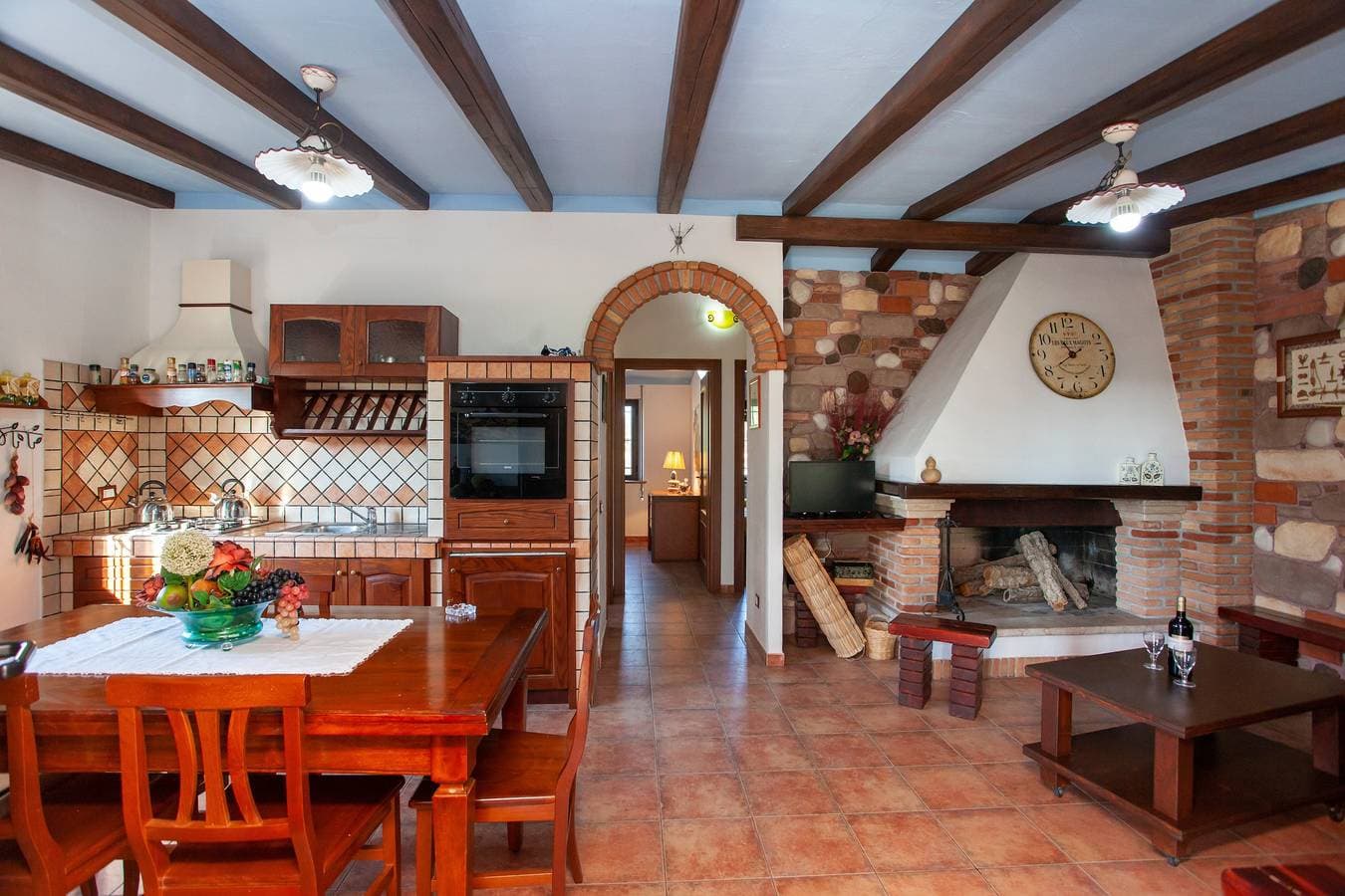Foto 4 von 28: Ferienwohnung "Typisches Landhaus - Orosei" mit Terrasse & Gemeinschaftsgarten