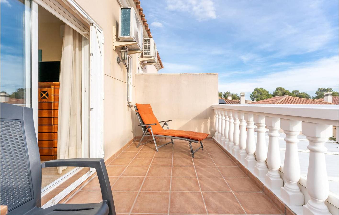 Foto 4 von 37: 68 qm Wohnung mit AC, Parkplatz, Pool & WiFi