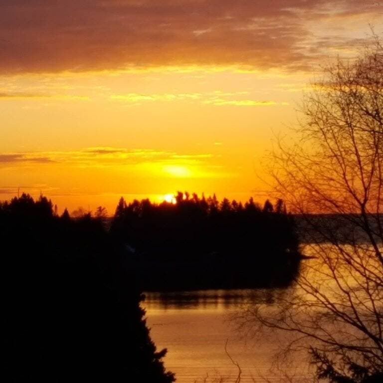 Foto 8 von 27: Wasserfront 2 Schlafzimmer, 1 Bad, Feuerstelle & Dachterrasse mit Panoramablick auf den Lake Superior