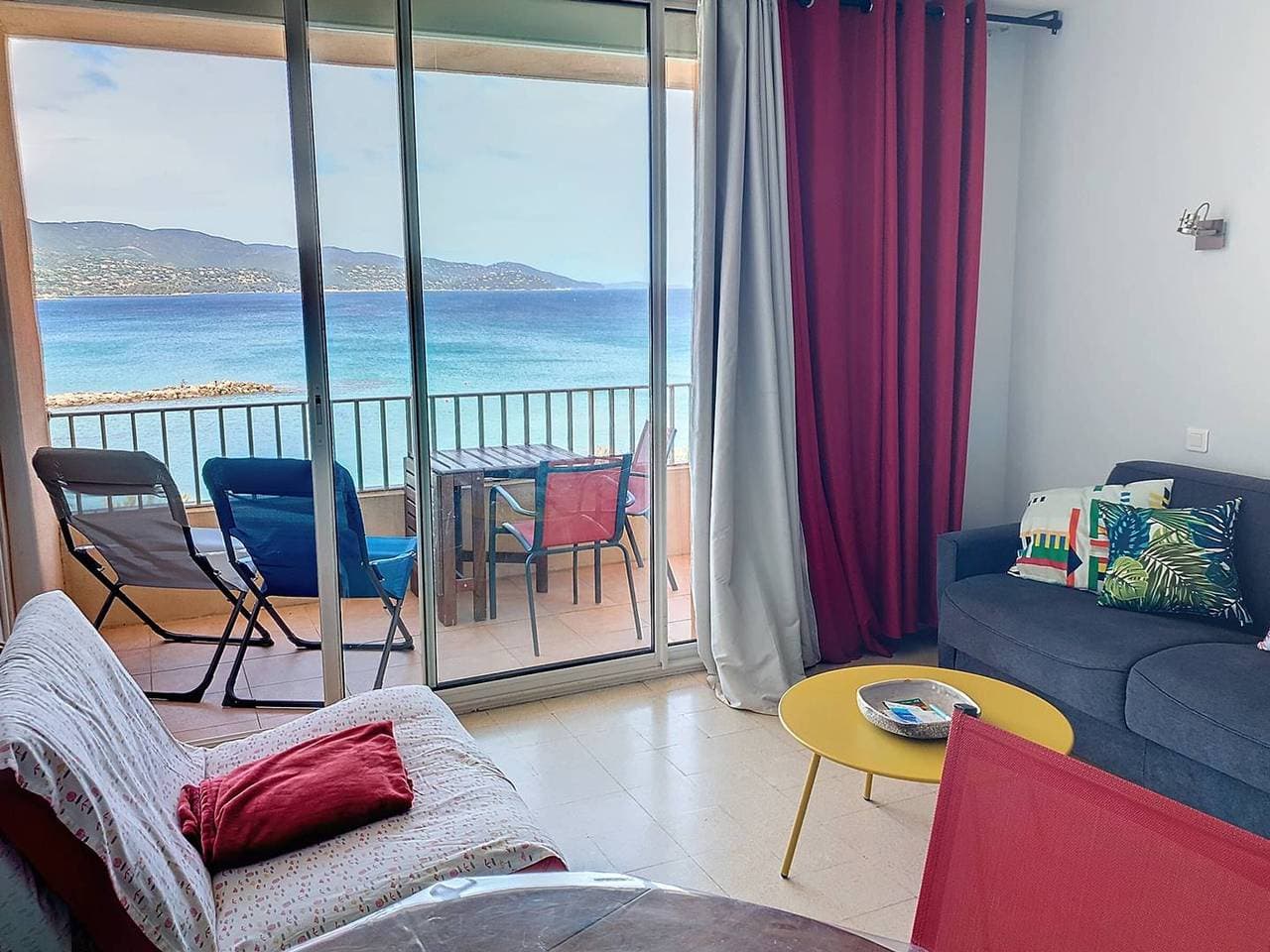 Foto 2 von 17: Renoviertes T2 Duplex 20m vom Strand mit Meerblick, Parkplatz und WIFI