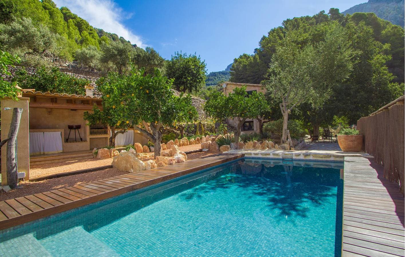 Gemütliche Ferienwohnung mit Pool und Terrasse in der Nähe von Fornalutx 1