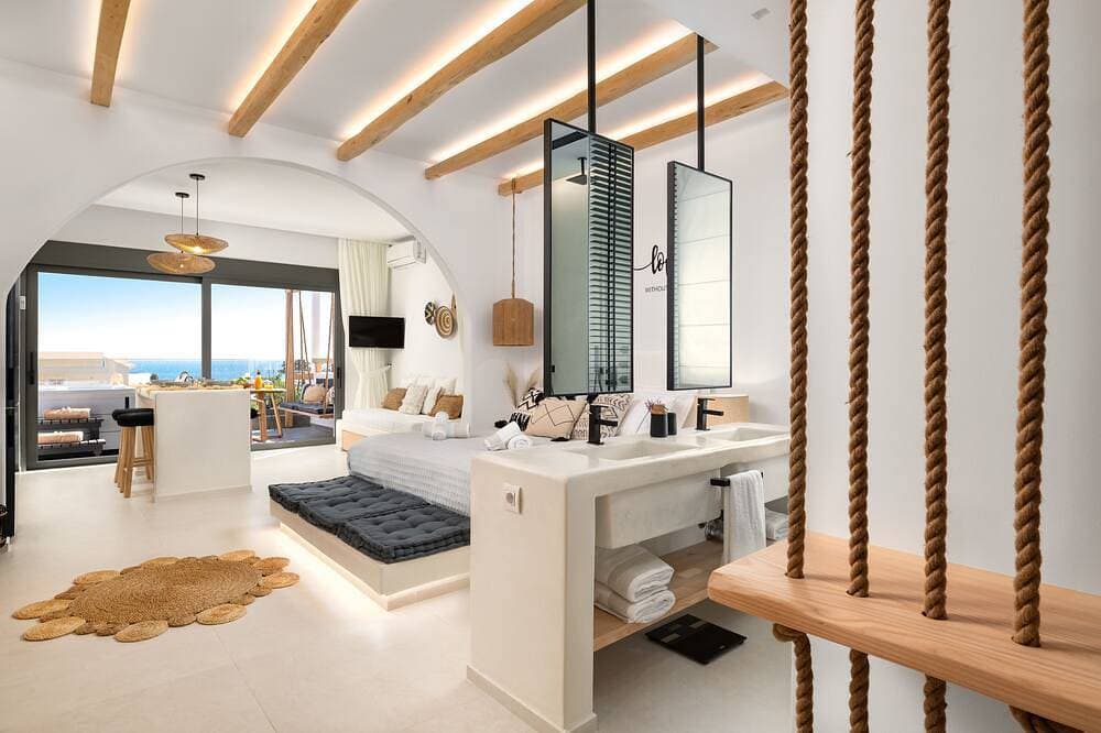 Pefkos Allure Luxury Suites with an outdoor Jacuzzi 1
