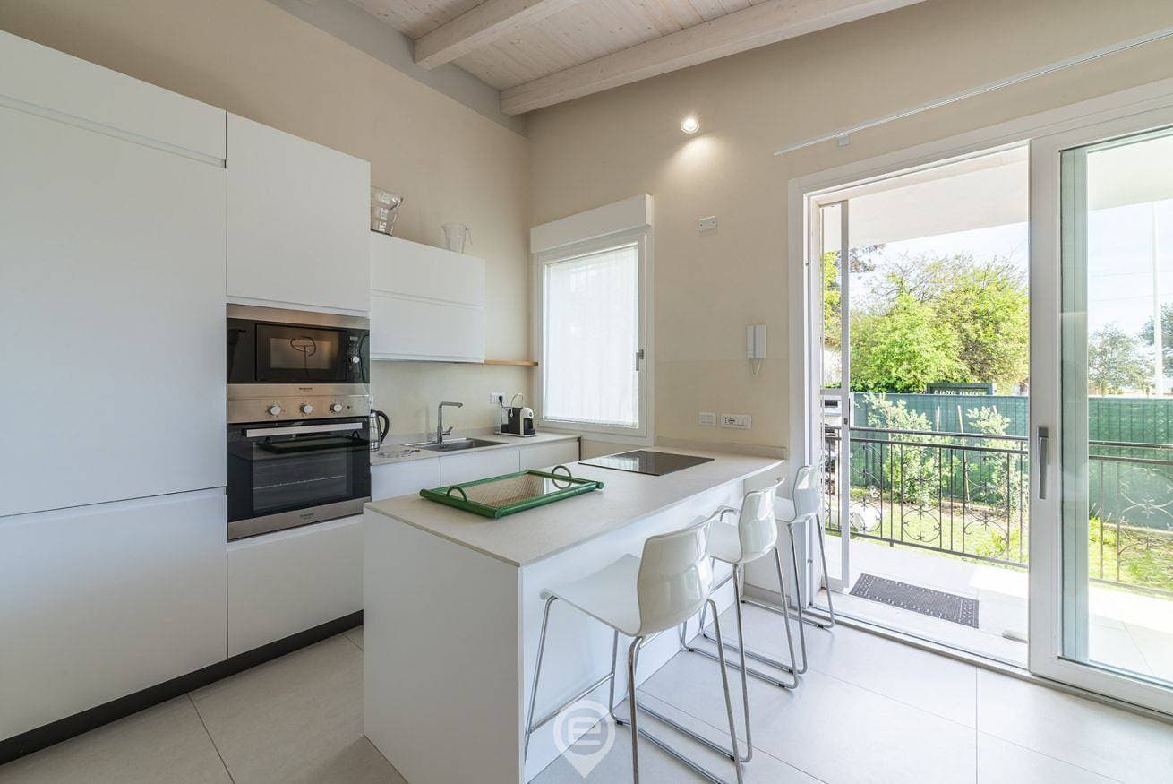 Foto 7 von 35: Villa für 5 Personen mit Balkon/Terrasse
