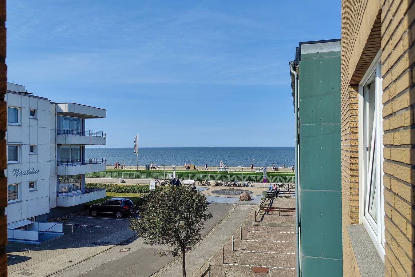 Foto 9 von 21: Strandnah und mit Meerblick: Ferienwohnung 4 im Haus Seeluft Duhnen