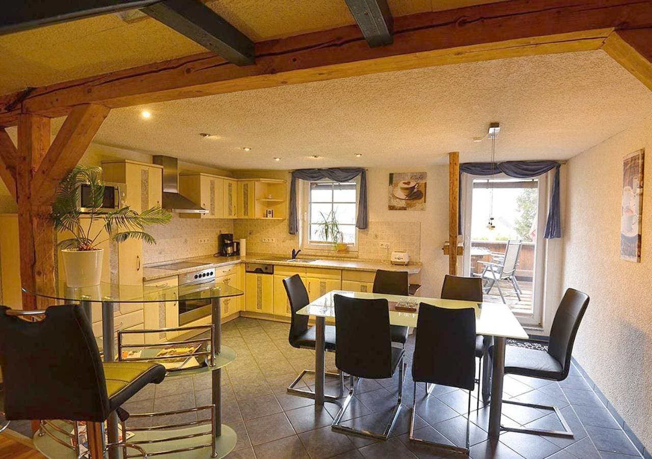 Foto 4 von 15: Three-Bedroom House