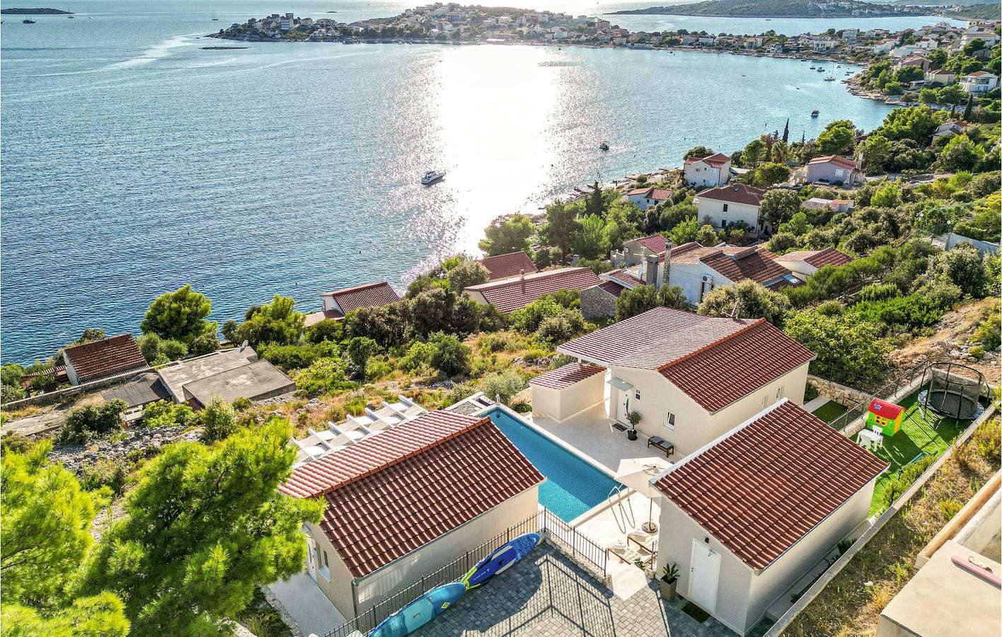 Gemütliche 2-Zimmer-Wohnung mit Pool und Terrasse, 100 m von der Küste entfernt 1