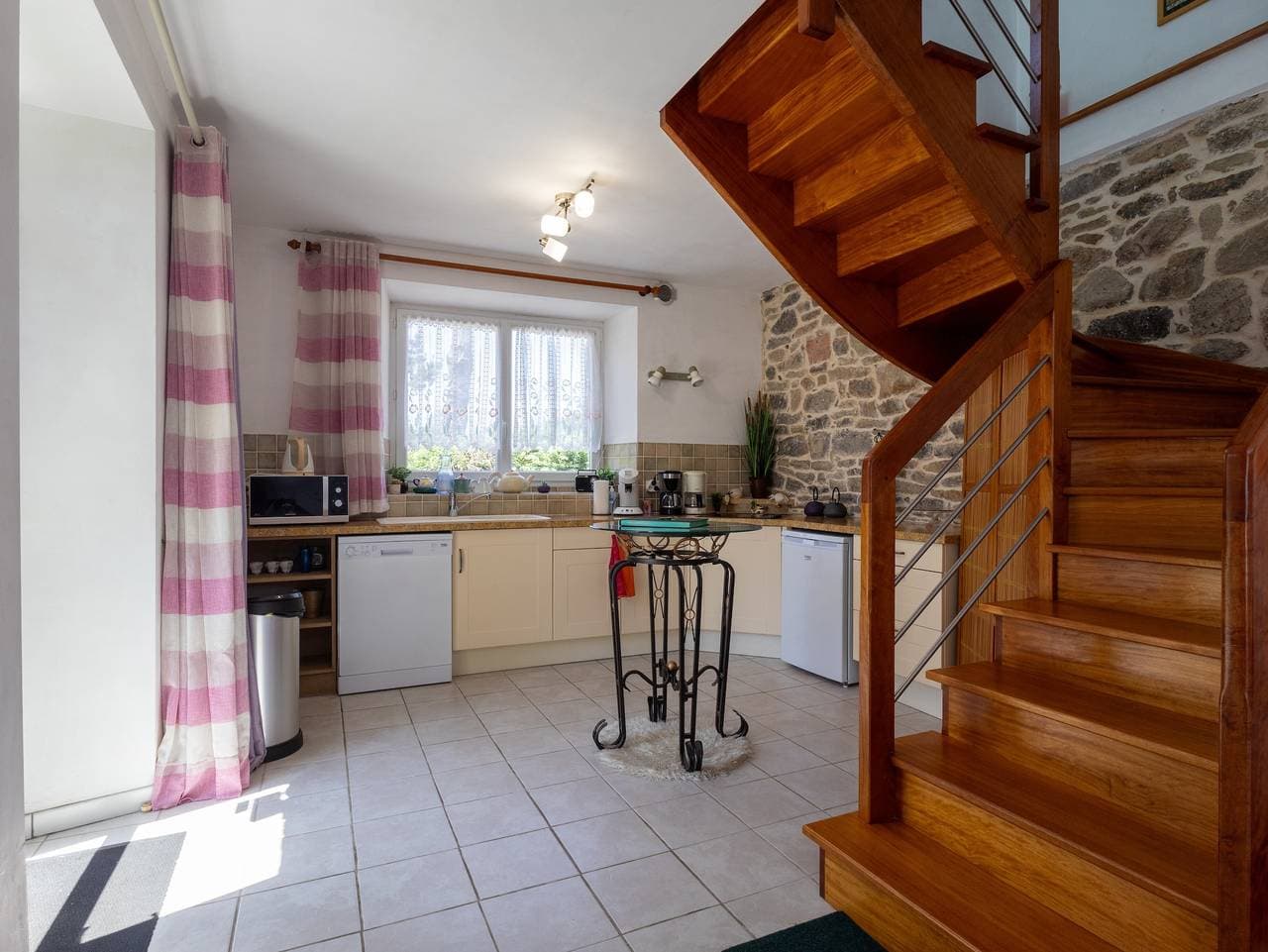 Foto 6 von 25: Gästezimmer 'Chambre Gaëllica' mit gemeinsamem Garten und WLAN