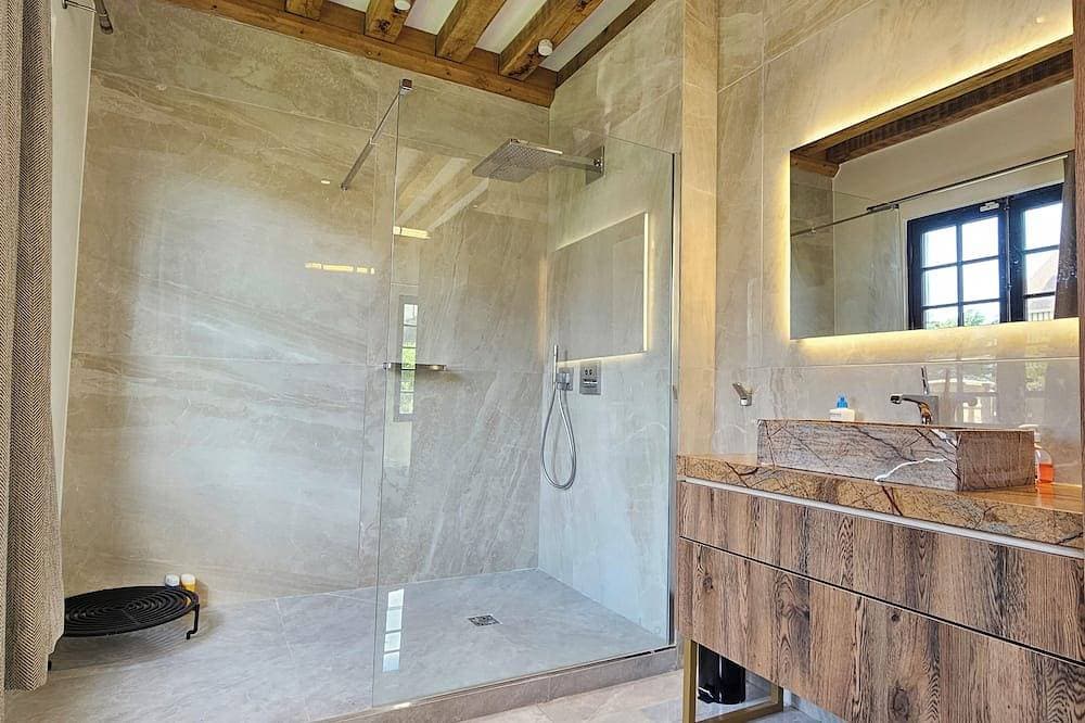 Foto 2 von 30: Exceptional villa, 5 bedrooms, 20m from the beach, spa.