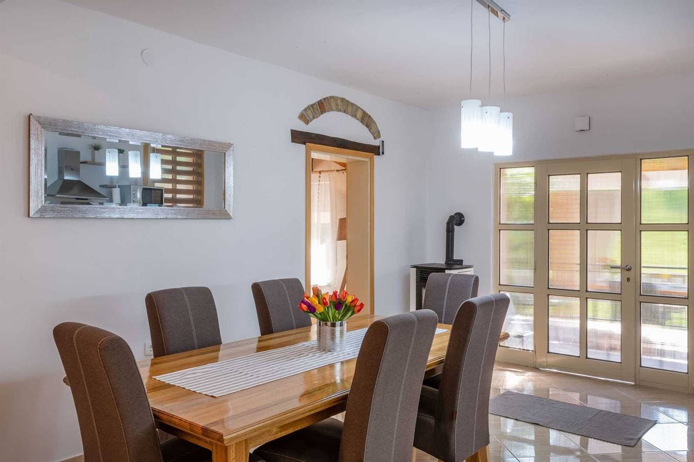 Foto 13 von 30: Familienfreundliche Villa Bonissa in einem ruhigen Dorf mit privatem Pool und großem Garten