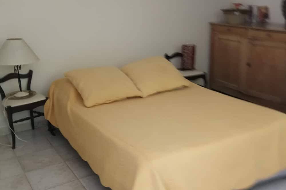 Foto 3 von 6: Nice Studio With Terrace, Parking and Garden in Green and Quiet