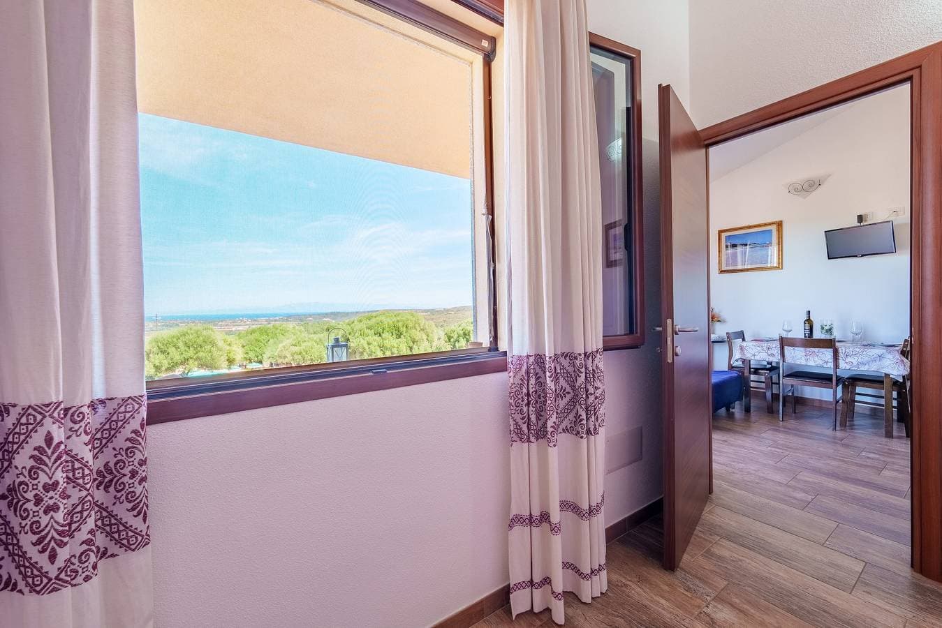 Foto 4 von 28: Ferienapartment "Casa Ginestre" mit Meerblick, Gemeinschaftspool und WLAN