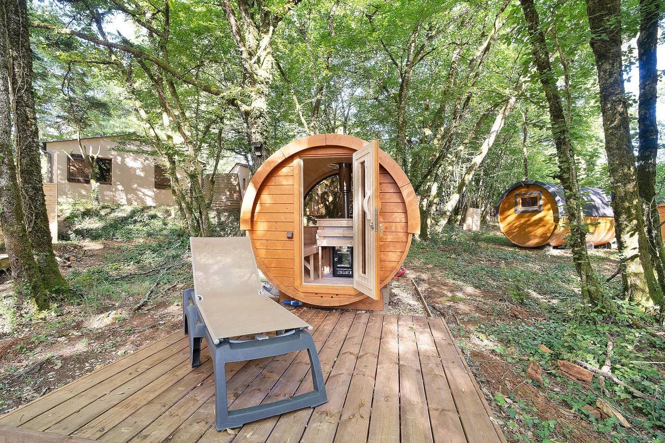 Foto 13 von 31: Tiny Home Beynac Lux im Wald – Ruhe, Natur & beheizter Pool