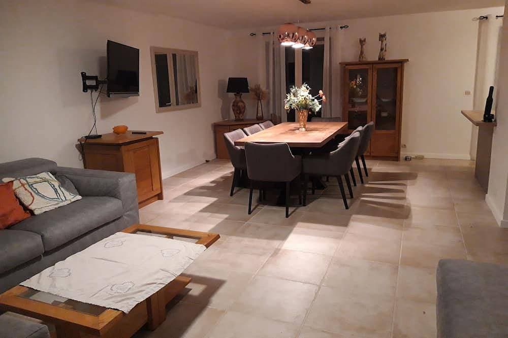 Foto 7 von 11: Villa Rénovée, à 5 Minutes du Centre et D'un Supermarché